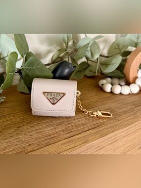 DESIGNER AIRPOD PRO GEN 3 PROTECTIVE CASE W/KEYRING